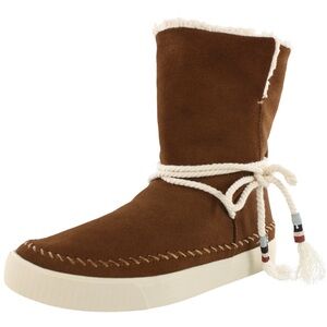 New toms moccasin pull on boots
